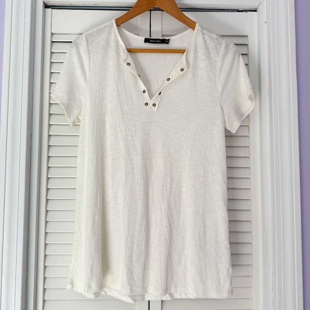 Doe & Rae White Top with Short Sleeve